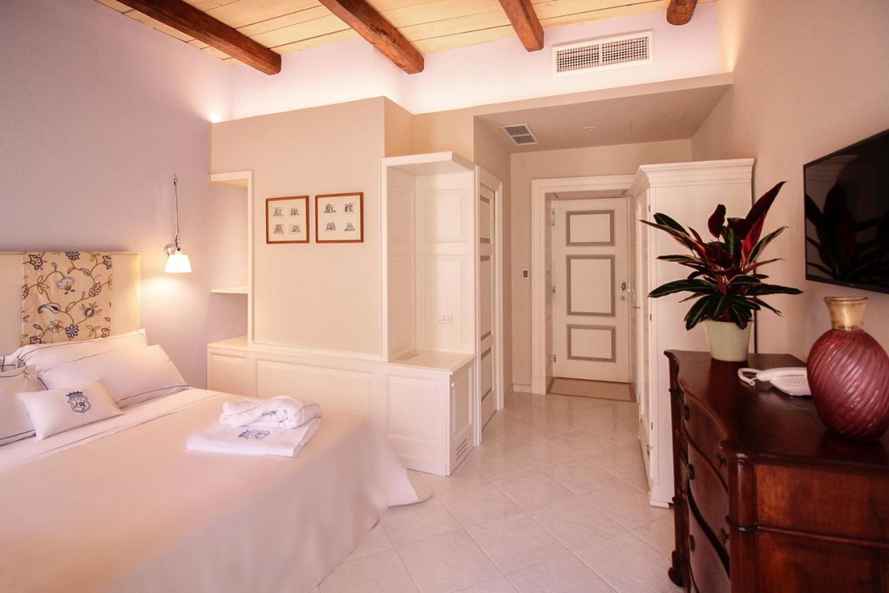 Hotel Palazzo Mottola 3*