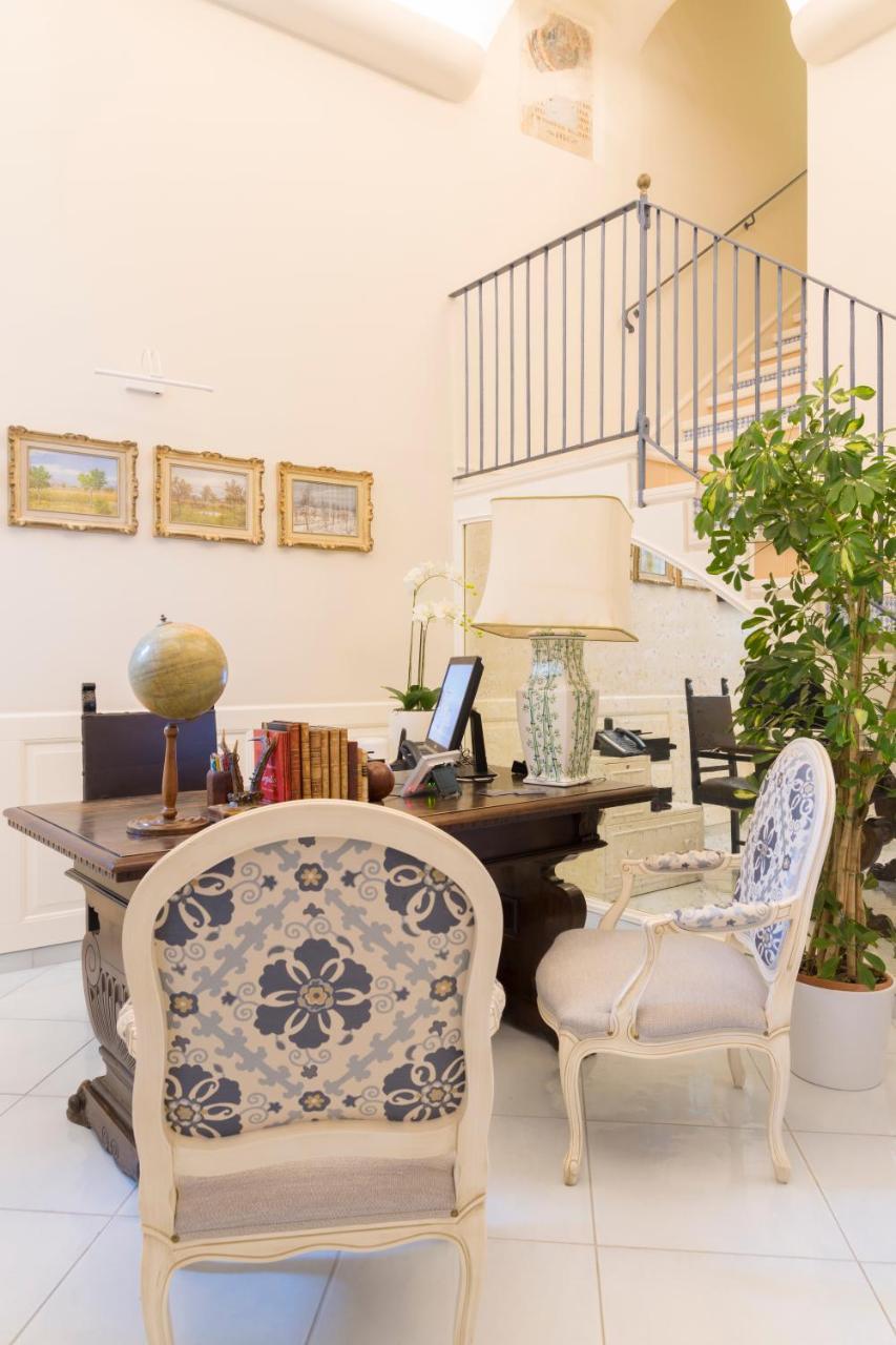 Palazzo Mottola Hotel 3*